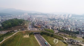 뿌연 수원 시내