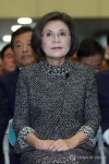 이낙연 지사 퇴임식 자리한 부인 김숙희씨