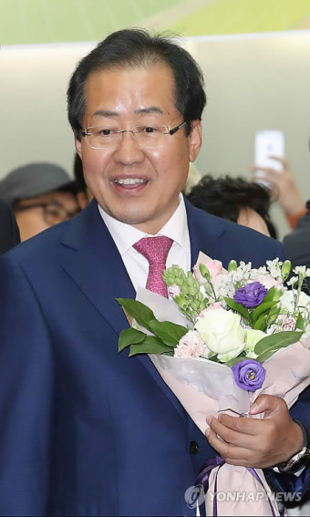 홍준표 대구시장, 사퇴 발표 후 시민단체 비판에 대처하며 대선 출마 예고