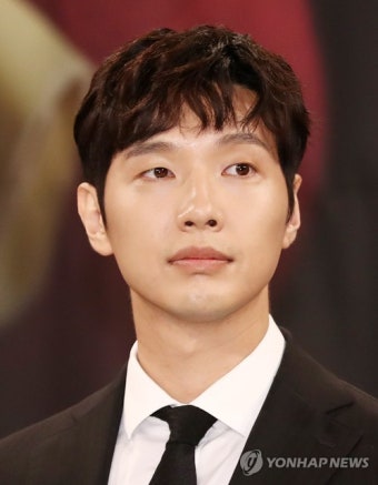친근한 마스크의 배우 지현우