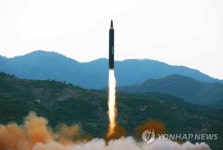 北 신형 중장거리미사일 발사 성공…김정은 美본토 타격권(3보)