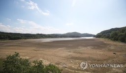 저수율 절반 이하로 떨어진 저수지