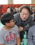 학생들과 대화하는 조희연 교육감