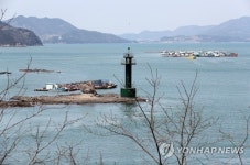 독정 선착장 앞