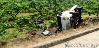 충주서 화물차-오토바이 충돌…50대 부부 사망