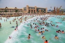 무더위 성큼…김해 롯데워터파크 27일 전면 개장