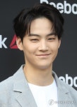 JB, 마성의 미소