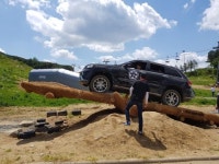 산속·바위·물웅덩이도 거뜬해…오프로드 체험 지프캠프