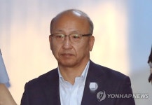 굳은 표정 문형표 전 장관