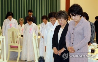 김정숙 여사, 국가유공자 유족 초청 오찬