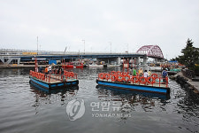 속초 명물 아바이마을 갯배 교체 차질…제작업체 선정 늦어져