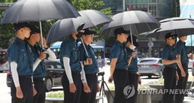 무더위 우산 근무