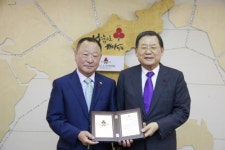 주유소 사업 김덕하 씨 경남 98번째 고액기부…3억원 약속