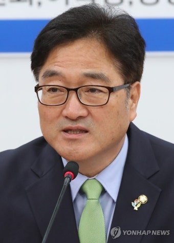 발언하는 우원식 원내대표
