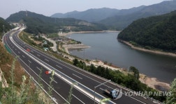 개통 앞둔 동서고속도로…빼어난 경관