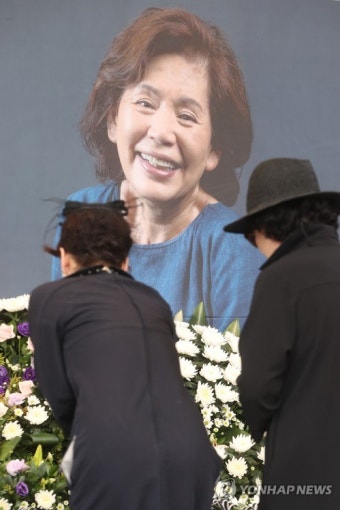 '별세' 윤소정