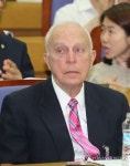 한국전쟁 고아들의 아버지의 장남