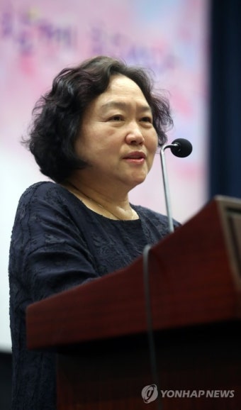 인사말하는 인재근 의원