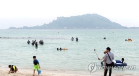 개장한 제주 협재해수욕장