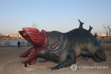 예술이냐 흉물이냐…지자체 공공조형물 애물단지 전락