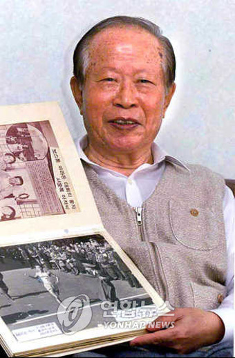 '1947년 보스턴 마라톤 우승' 서윤복 옹 별세(종합)