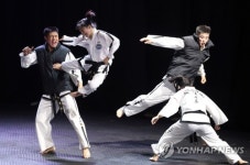 국기원 최초 방문한 ITF 하루라도 빨리 하나가 되자(종합)