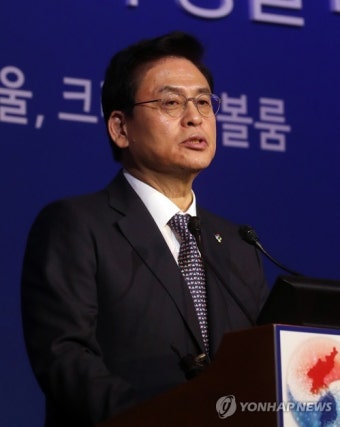축사하는 정우택 원내대표