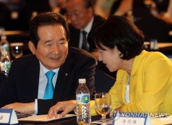 대화하는 정세균 국회의장과 추미애 대표
