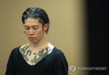 생각에 잠긴 미야비