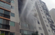 부산 사하구 아파트 6층서 불…주민 15명 대피
