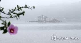신선이 나올 것 같은 경포호수