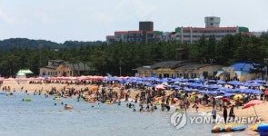 장마 주춤…붐비는 해수욕장