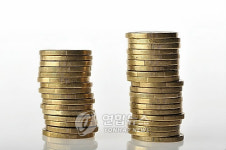 상장사 직원 평균시급 2만2천원…정유·증권·자동차 순