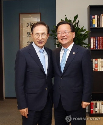 김부겸 장관, 이명박 전 대통령 예방