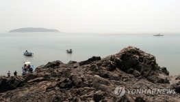 풀등 향하는 선박들