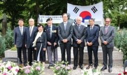 헤이그밀사 이준 열사 순국 110주년 추모식 묘적지서 열려
