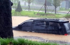 청주 등 충북 5개 시·군 호우경보 해제…비 10㎜ 더 내려