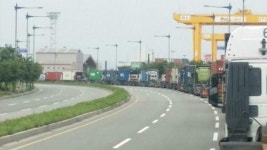 선사들 컨테이너 야간 반납 기피…트레일러 기사들 피해