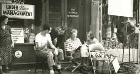 수수께끼 사진작가 비비안 마이어 사진·유품 美 시카고대 기증