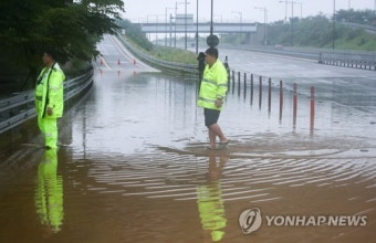 150mm'물폭탄' 경기북부 캠핑객 발 묶이고 침수 피해 잇따라