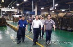 금호타이어 곡성공장 방문한 유근기 군수