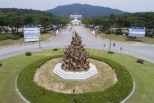 독립기념관 3·1 정신상, 기념관 입구 회전교차로로 이전