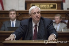 美웨스트버지니아주지사, 트럼프 방문 맞춰 민주→공화 변신