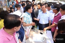 김근태 기념도서관 건립 항의받는 박원순