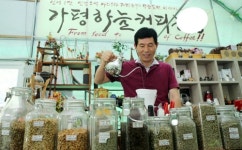 [100세 시대 인생플랜](17) 열정의 바리스타 격조있는 인생2막