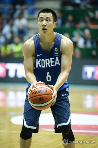 허웅의 매서운 눈빛