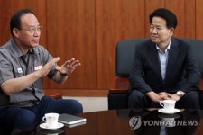 금호타이어 방문한 정동영 의원