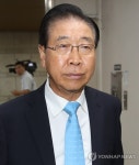 정준양 전 포스코 회장, 속행공판 출석