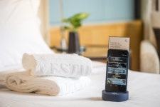 스마트폰 형태 핸디로 호텔서비스부터 통화·가이드까지 제공