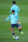 선발 출격 준비하는 손흥민
